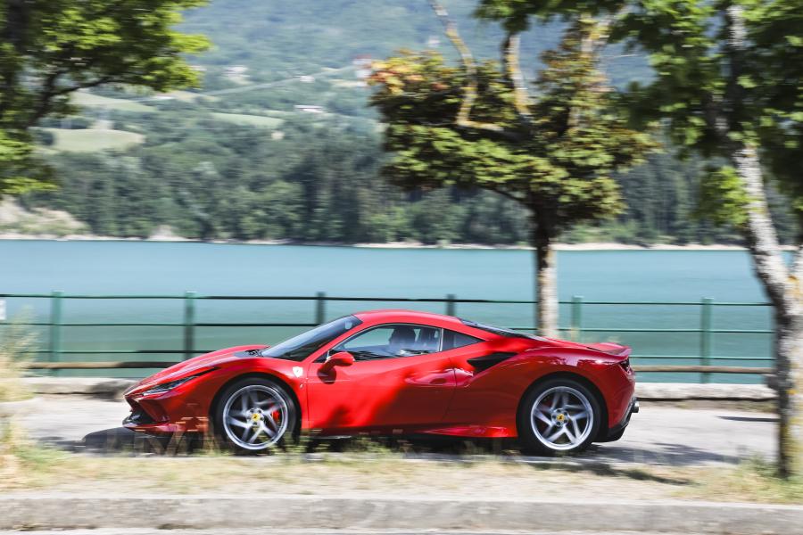  Ferrari F8 Tributo 2019 года  (фото 28 из 52)